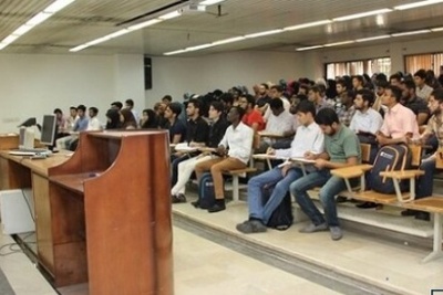 از دانشگاهی که تنها ۵ عضو هیأت علمی دارد شرم دارم